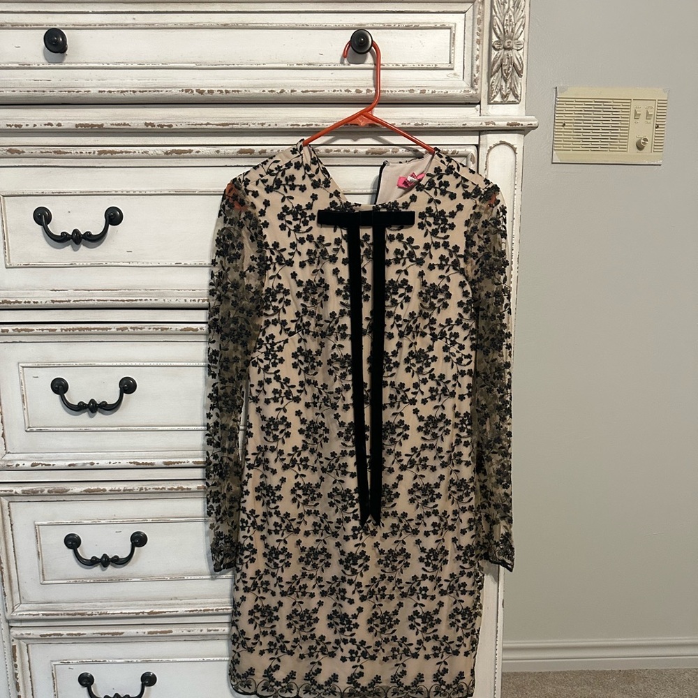 Betsey Johnson Elegant Black Floral Dress Size 4